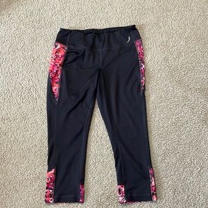Exertex Capri Black Pink Workout Leggings Sz. Medium
